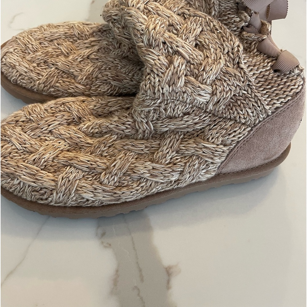 Ugg Cardy Knit Boots size 9
